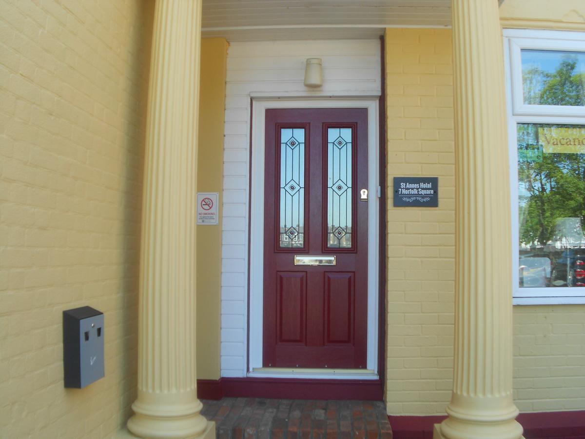 St Annes Bed & Breakfast Great Yarmouth Bagian luar foto
